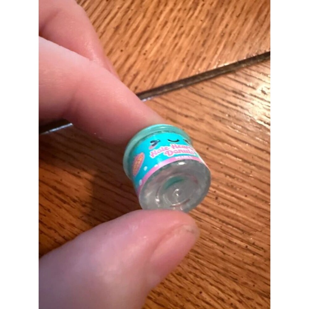 Mini storage container super tiny! - Picture 3 of 6